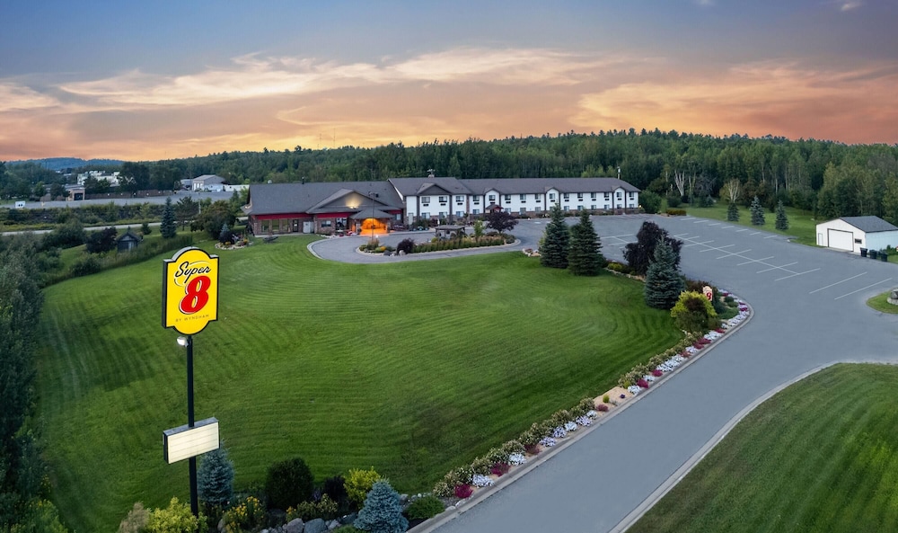 Super 8 By Wyndham Eveleth 41/49