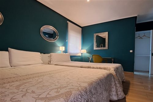 Room, Triple