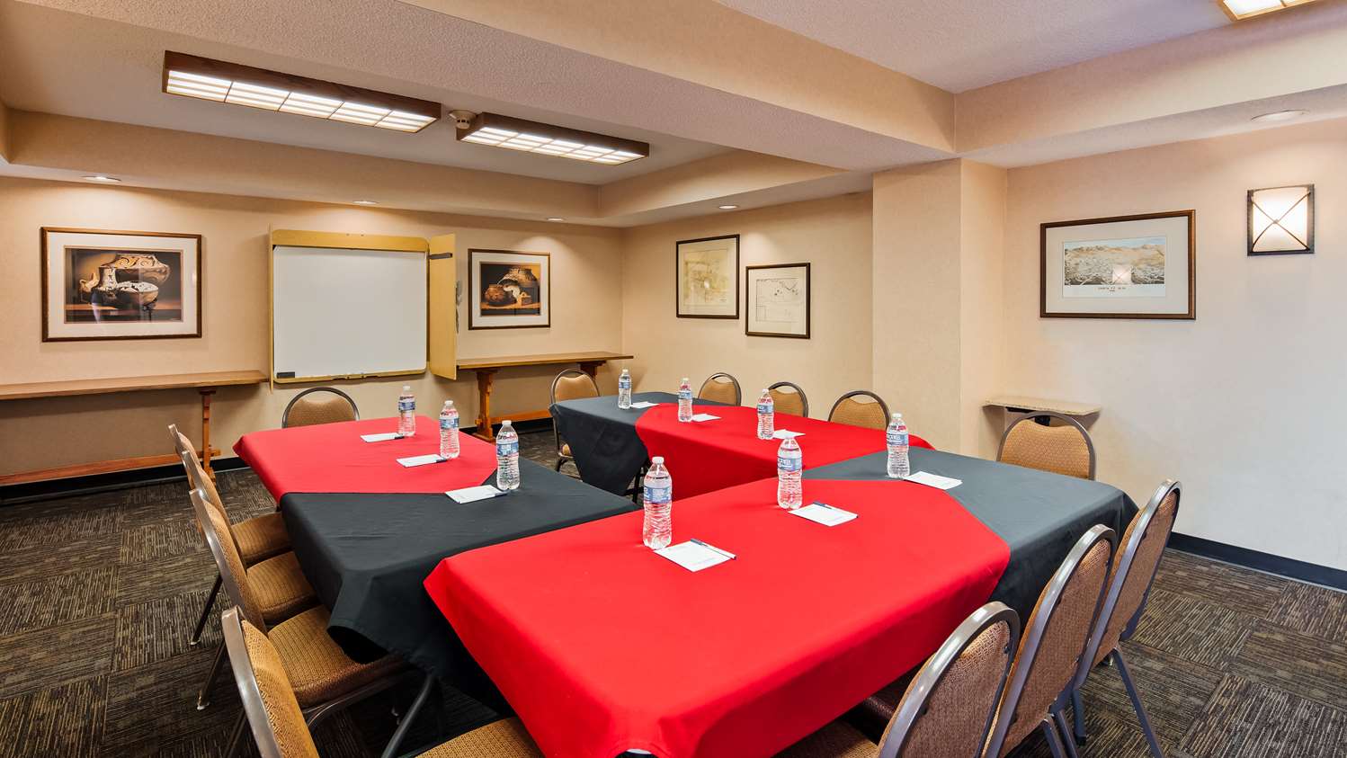Inn at Santa Fe, SureStay Collection by Best Western 27/41