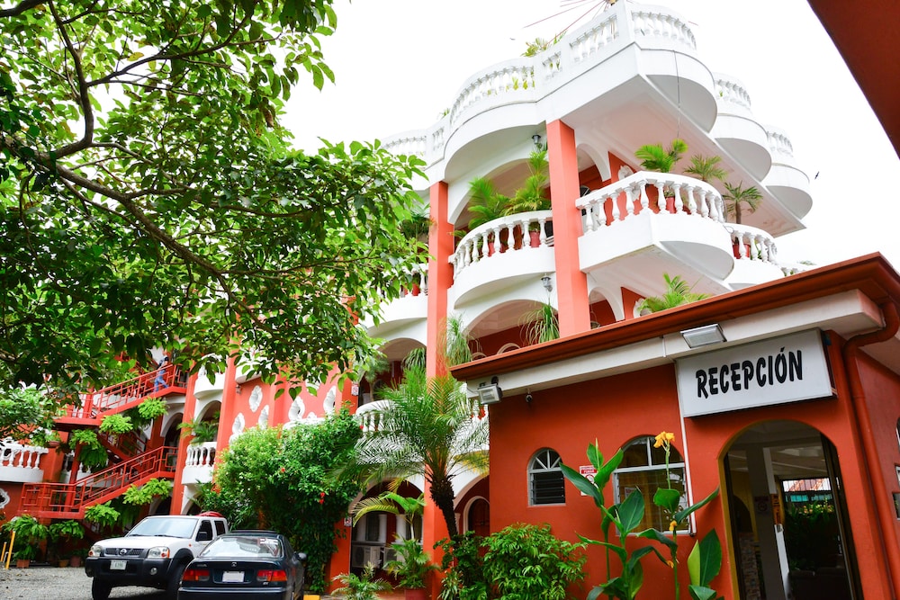 LE PRISS HOTEL 4/63