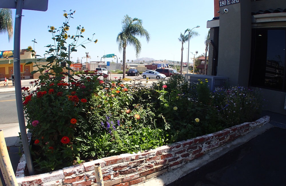 Americas Best Value Inn Corona 40/46