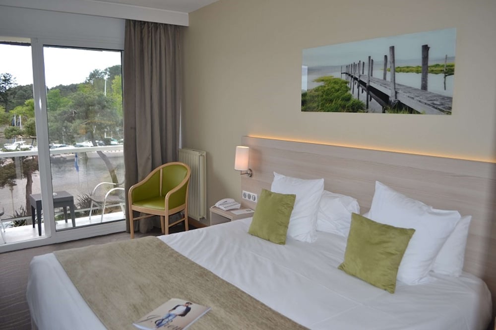 Best Western Plus Le Roof 27/67