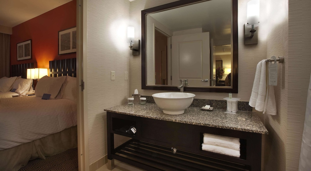 Embassy Suites Palmdale 20/63