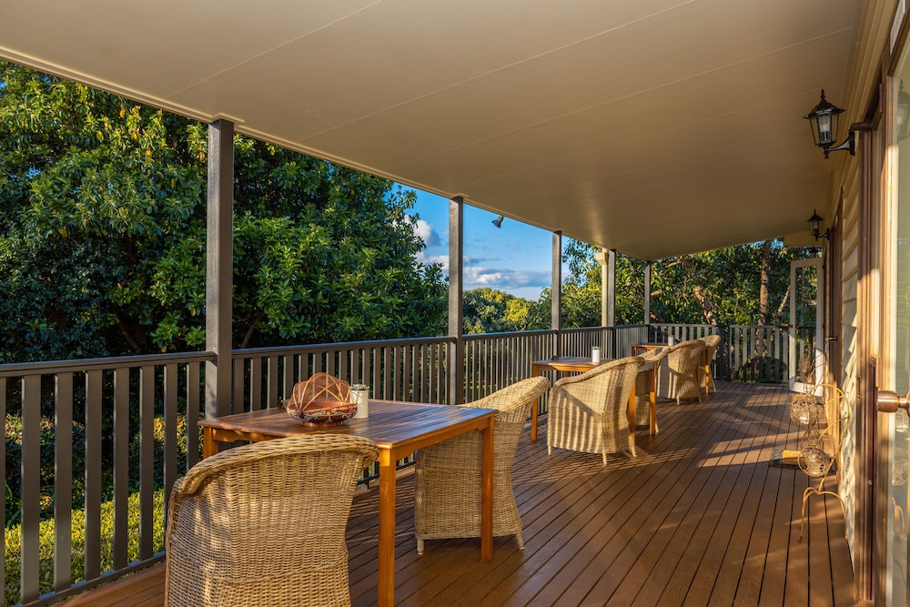 Camelot Boutique Accommodations 35/54