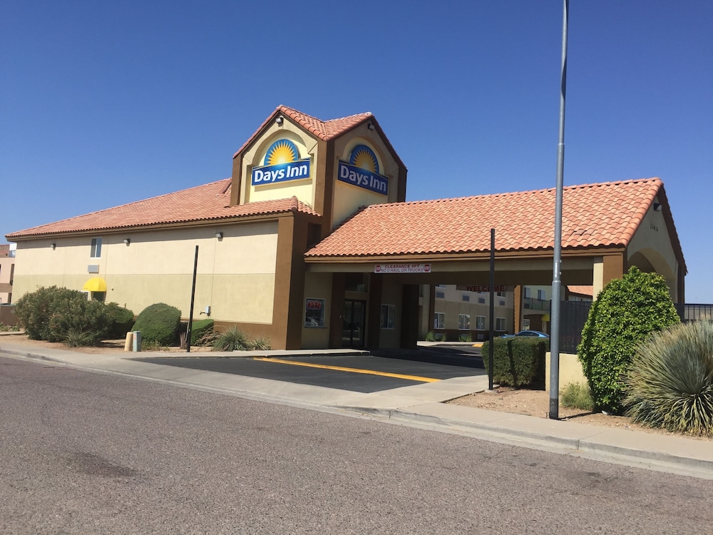 Days Inn By Wyndham Phoenix North 7/51