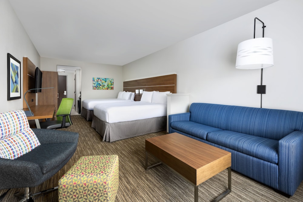 Holiday Inn Express & Suites Oakhurst Yosemite Park Area 34/48