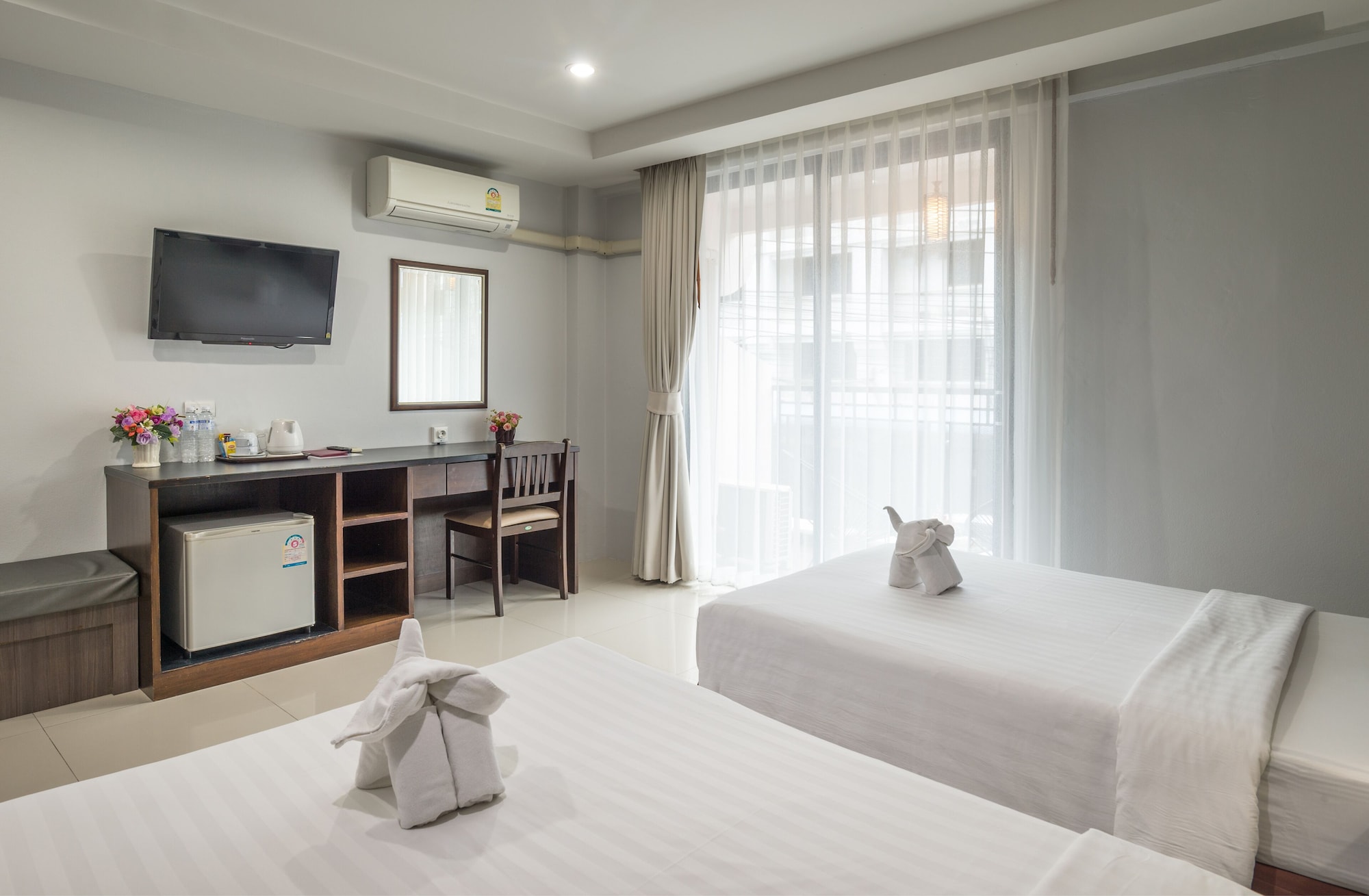 SUPERIOR, TWIN BEDS, BALCONY