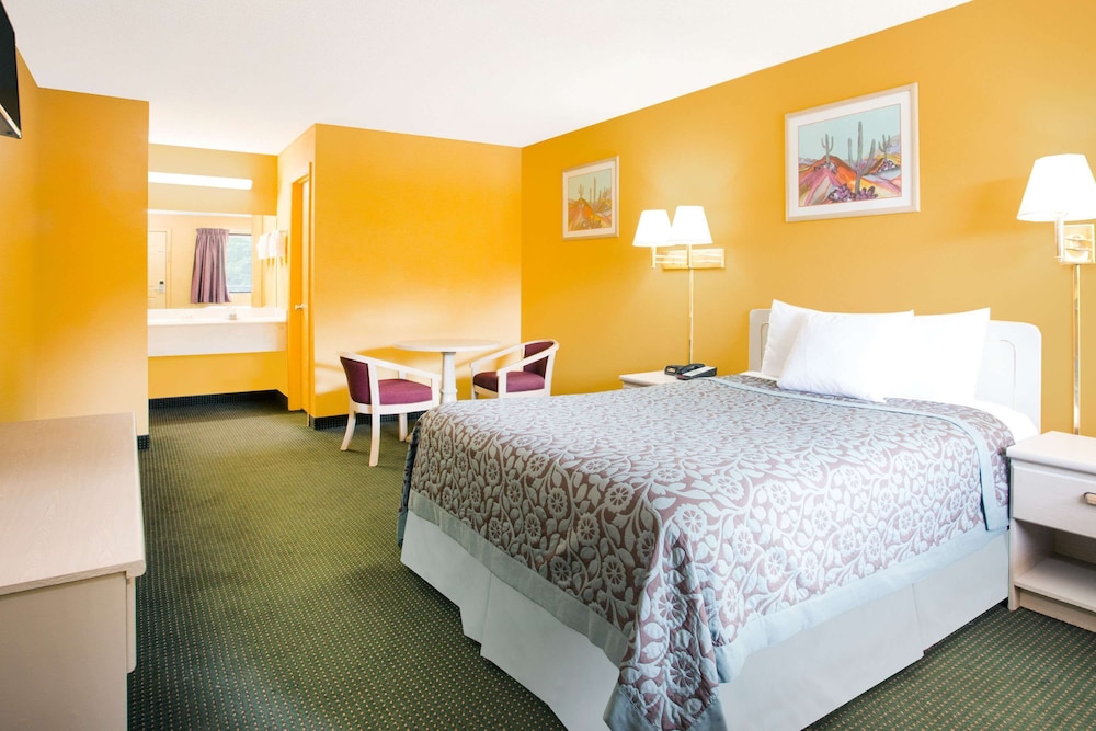 Days Inn By Wyndham Camilla 8/24