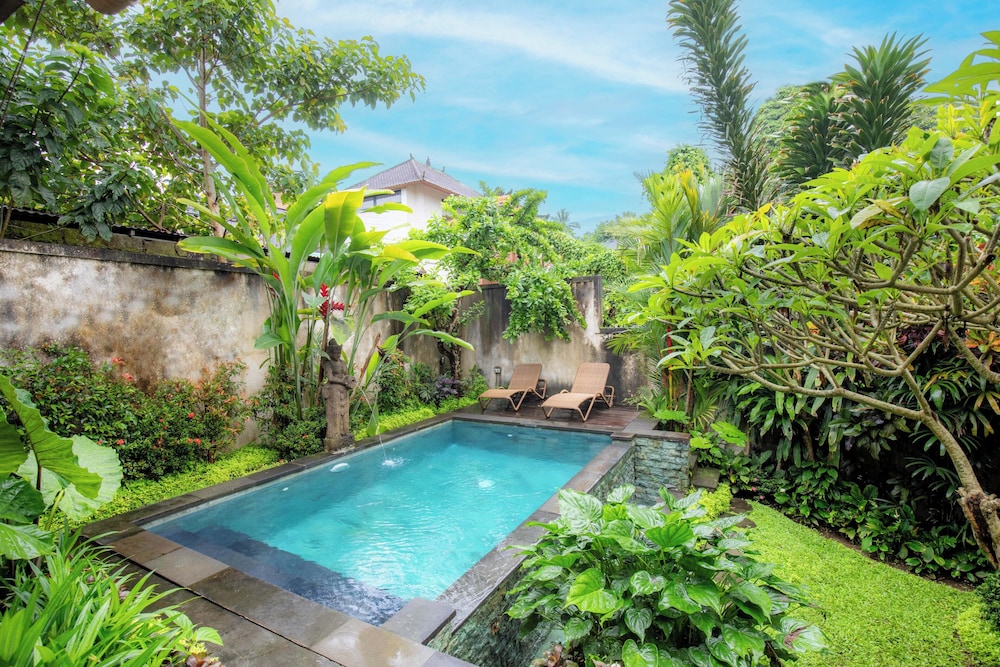 Sari Bamboo Villas 52/63