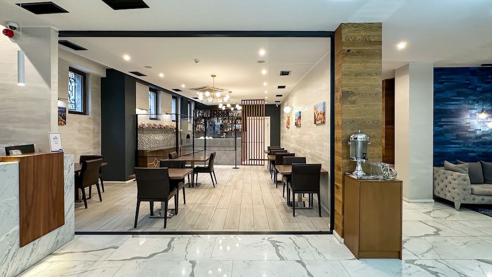 Silver 39 Boutique Hotel 12/48