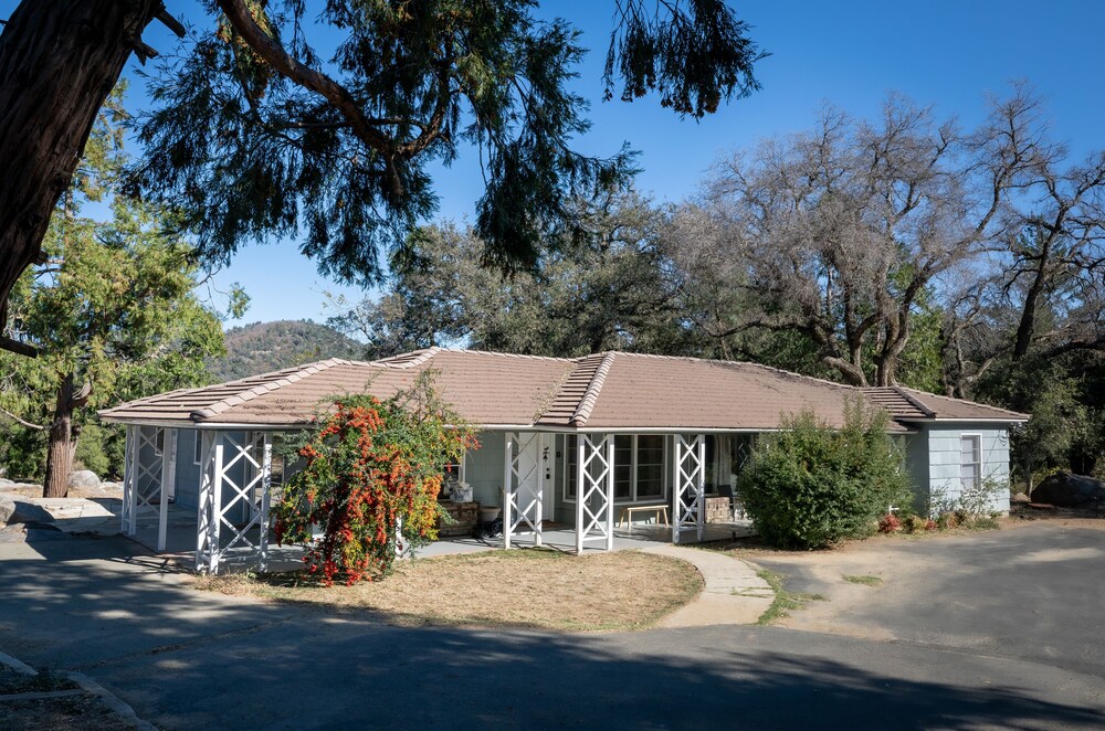 Apple Tree Inn 41/50