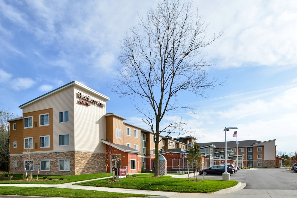 RESIDENCE INN EAST LANSING 2/36