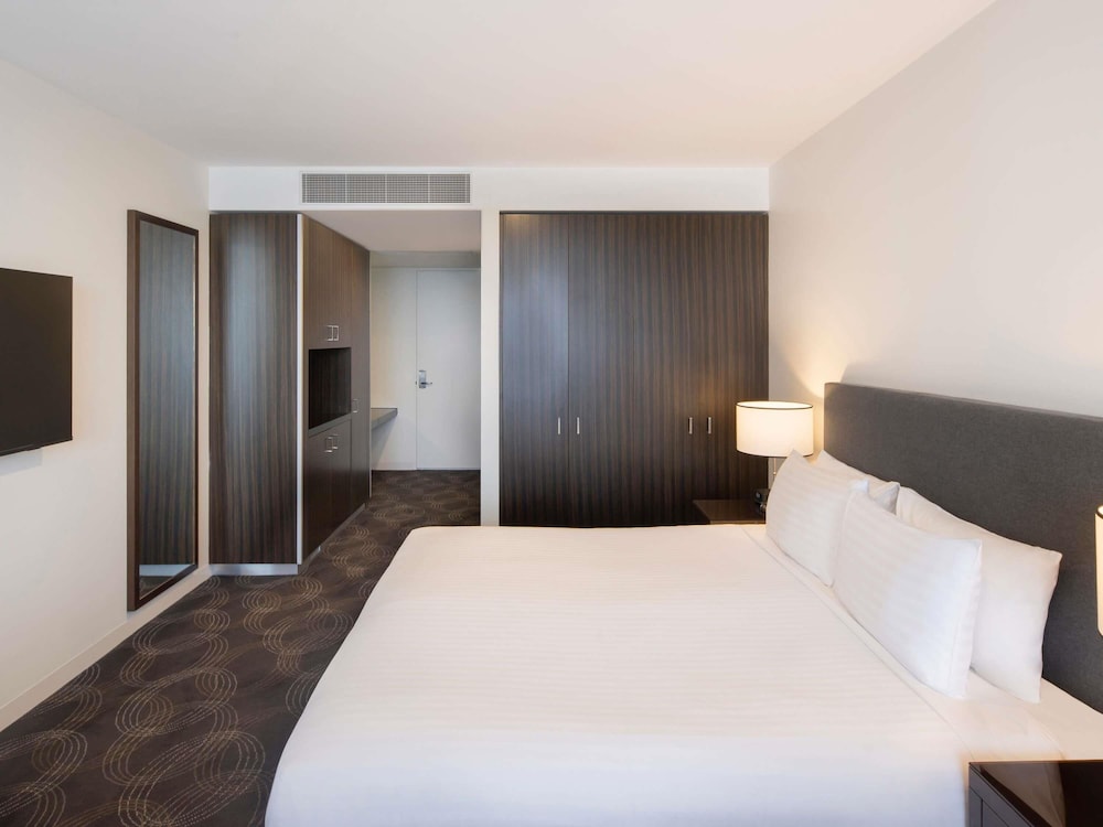 SUPERIOR, KING BED
