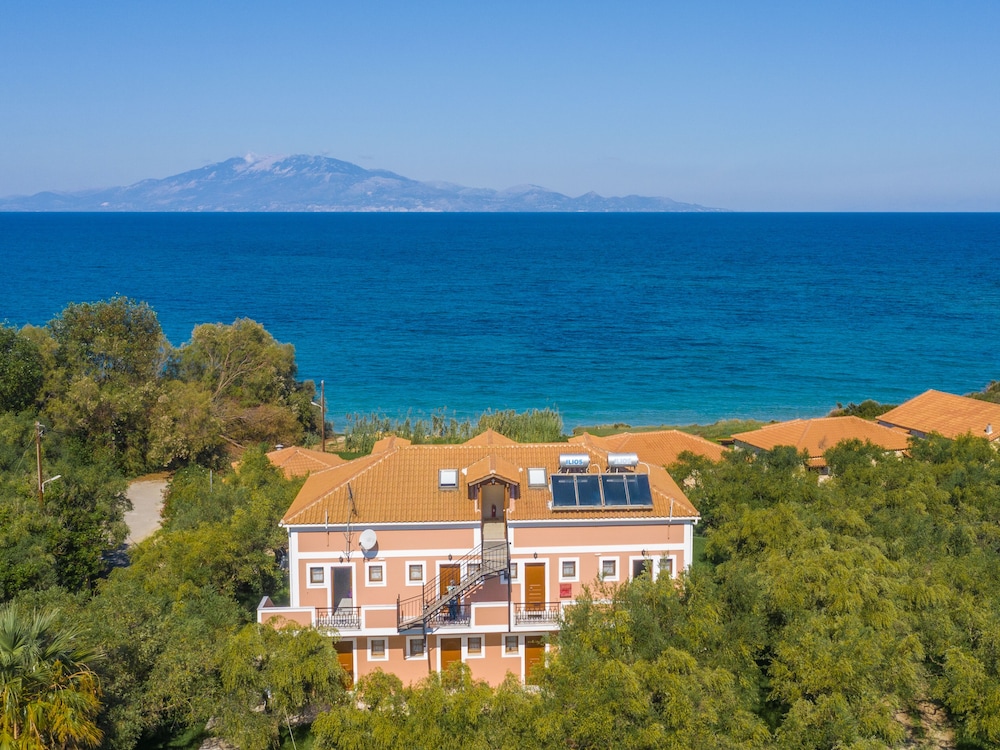 KAVOS PSAROU STUDIOS & APARTMENTS 29/37