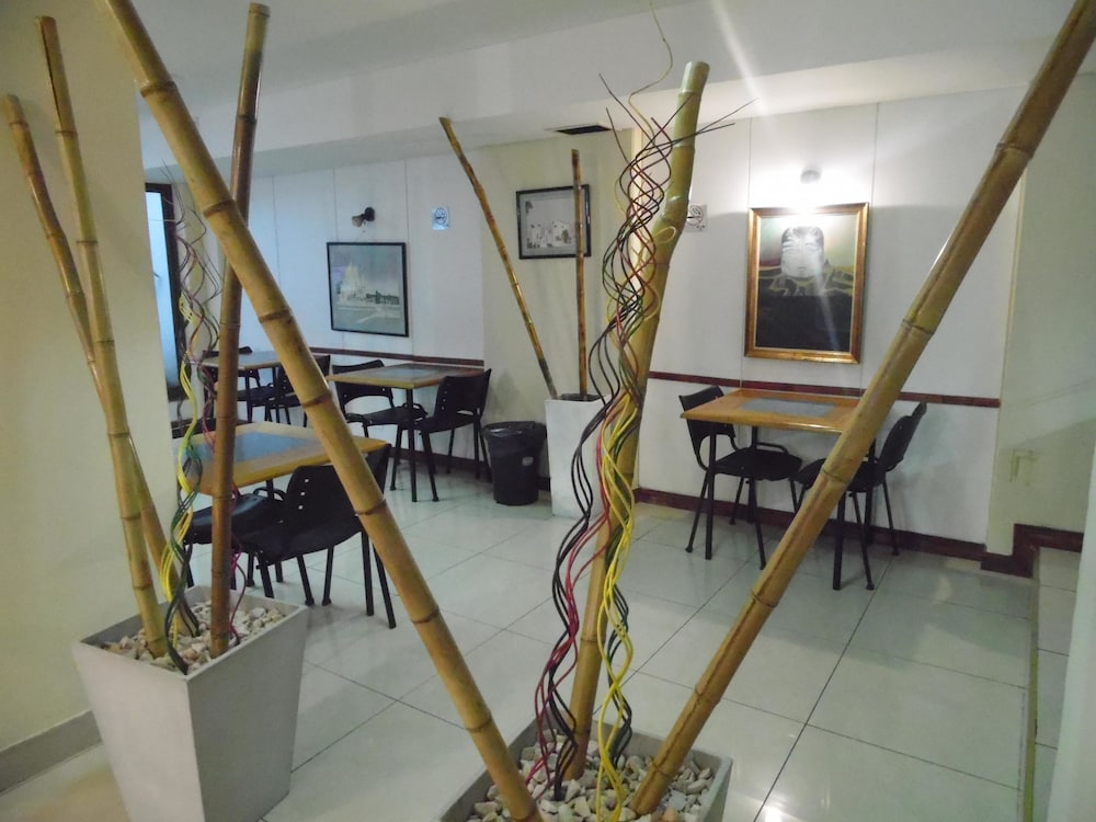 Hotel Adrazi 30/40