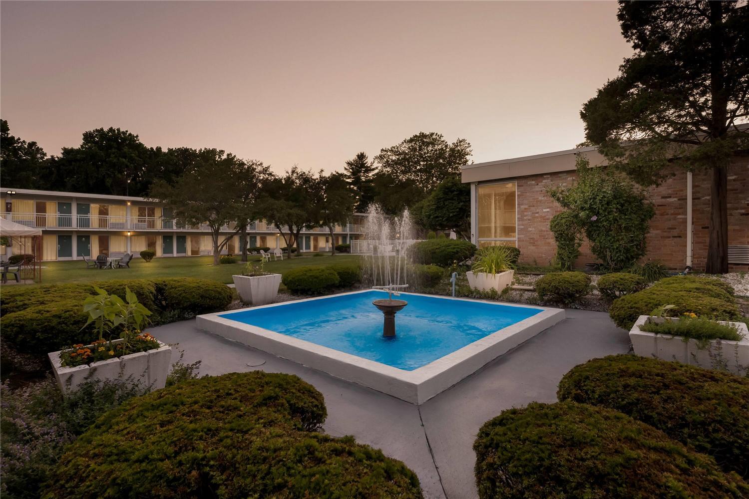 Howard Johnson By Wyndham Albany 39/43