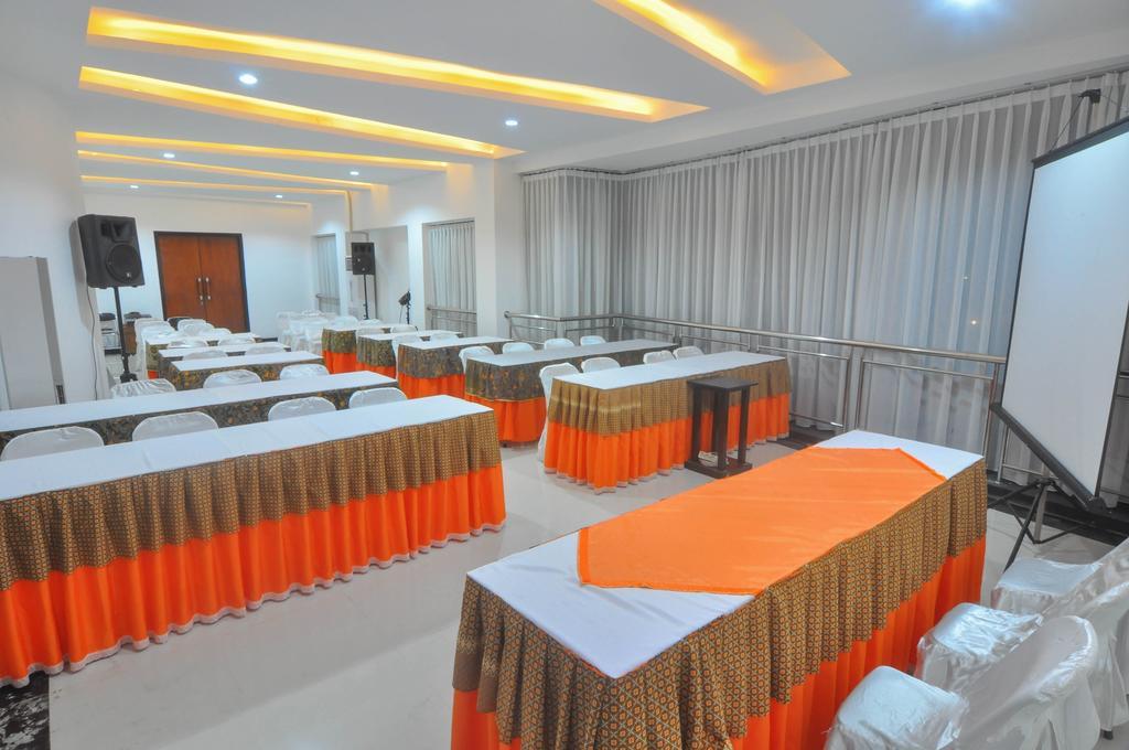 Hotel Candiview Semarang 30/33