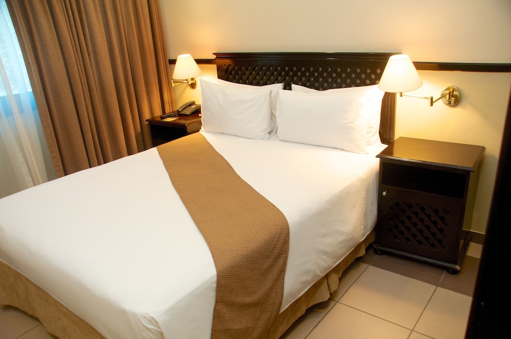 2 BEDROOMS, FAMILY SUITE