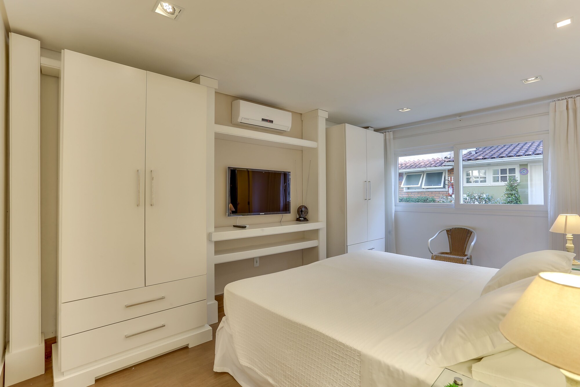 2 Rooms, House, 1 Double and 1 Single Bed, 4 People