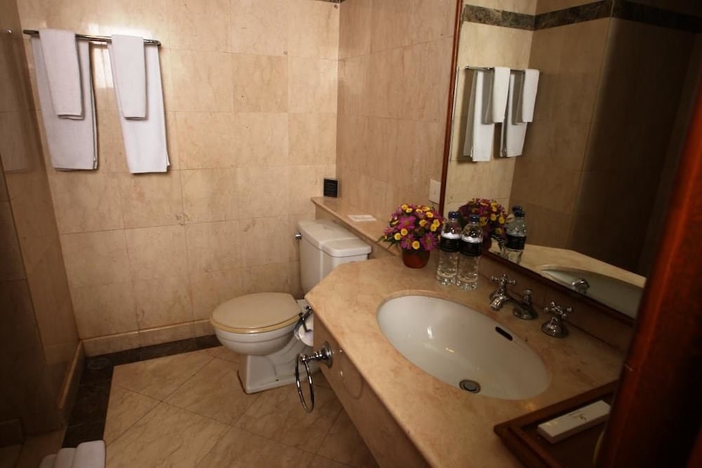 Makassar Golden Hotel 44/46