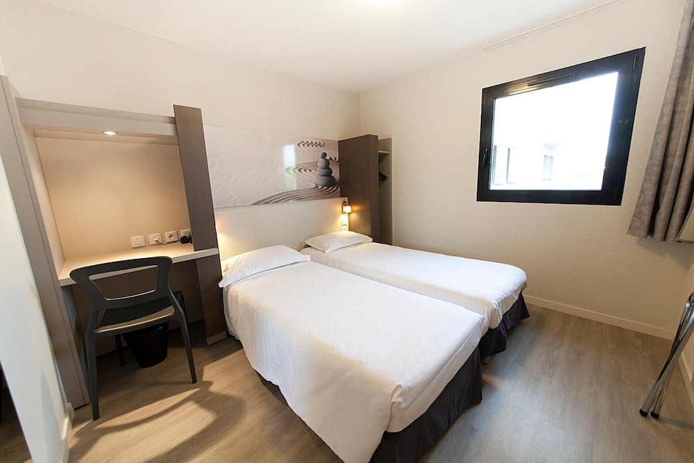 Hotel The Originals Clermont-Ferrand Sud 6/24