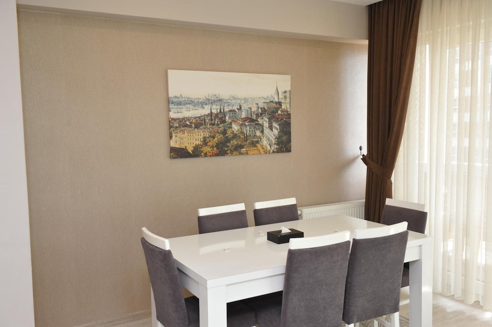 QAMAR PRESTIGE SUITES 9/49