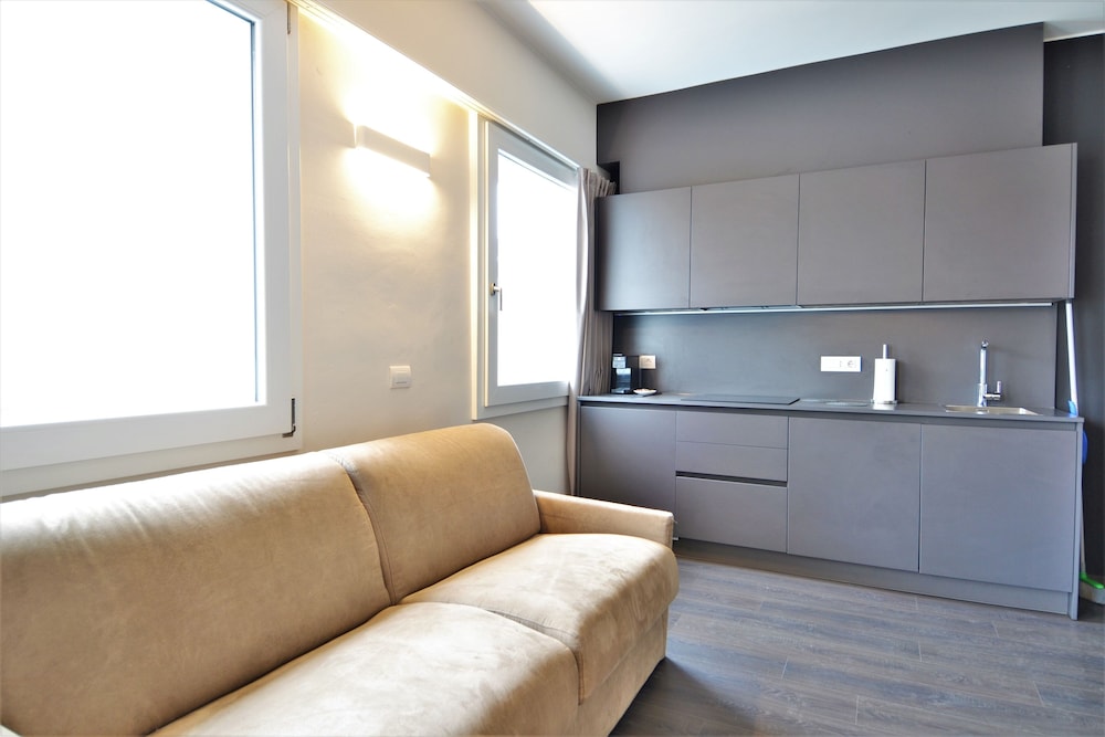 Venice Terminal Apartments and Suites 10/30