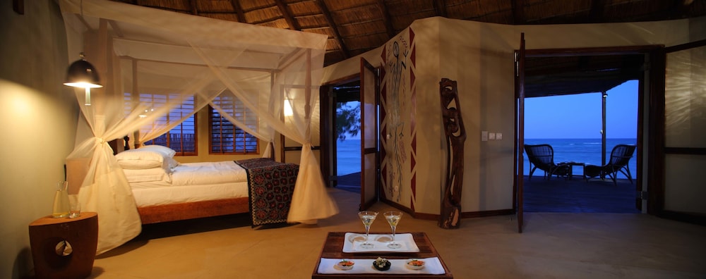 CORAL LODGE 16/50