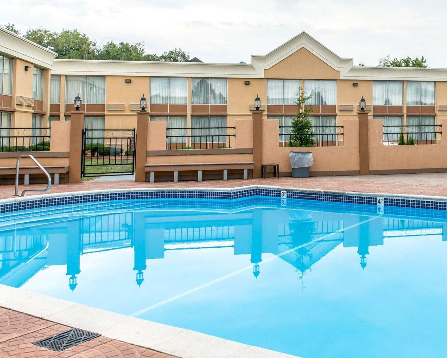 Quality Inn & Suites Indiana South 2/48