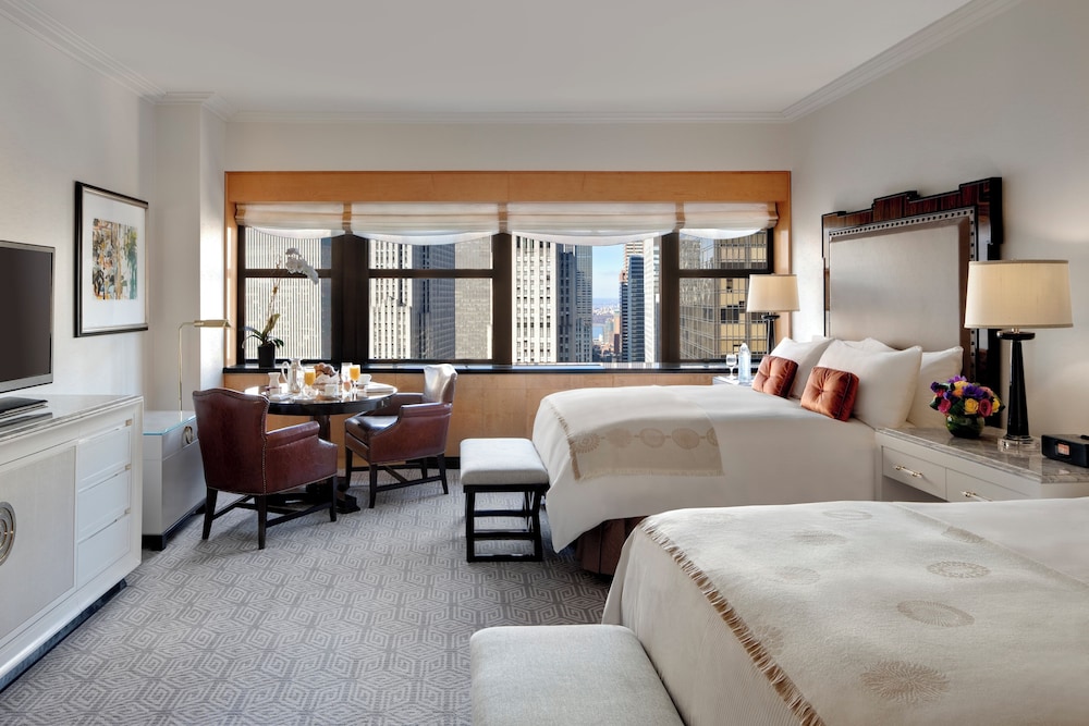 Tower, 2 Queen Beds, Accessible