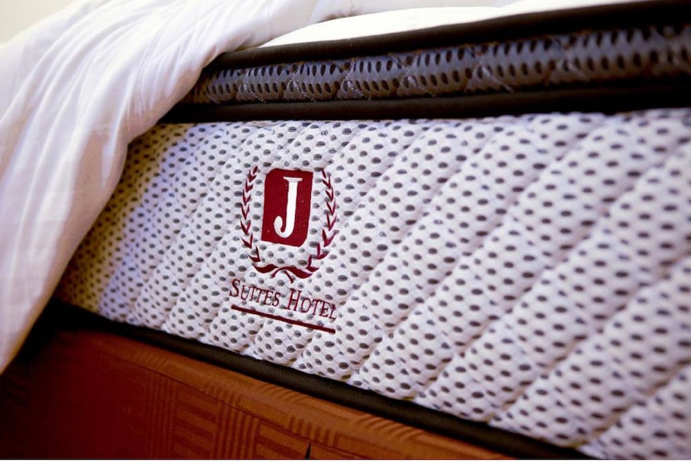 J SUITES HOTEL 33/47