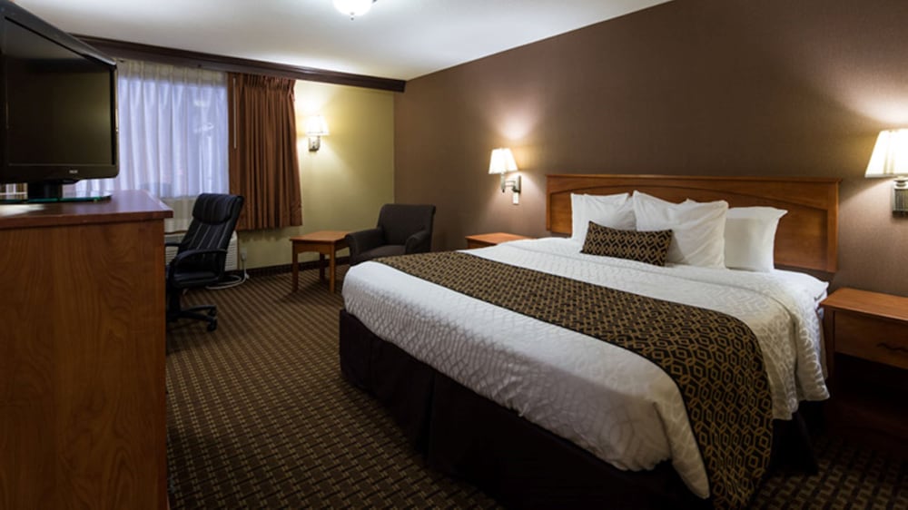 Best Western Plus North Canton Inn & Suites 15/62