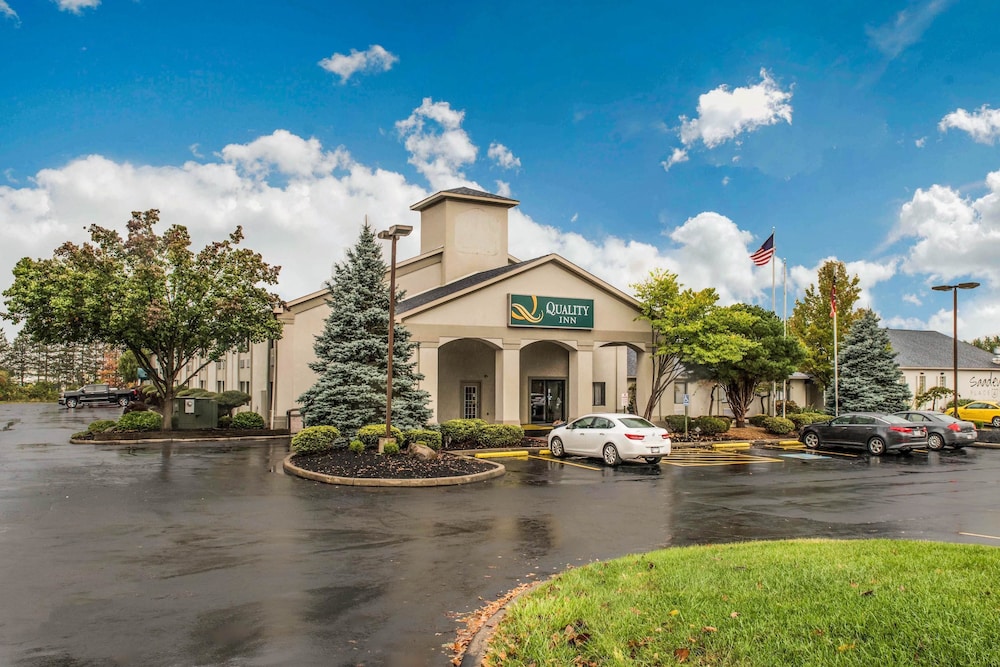 Quality Inn Austintown-Youngstown West 1/35