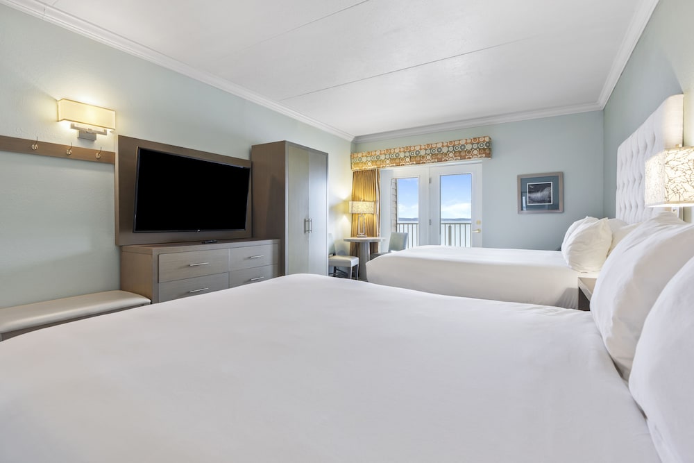 Cherry Tree Inn & Suites 12/51