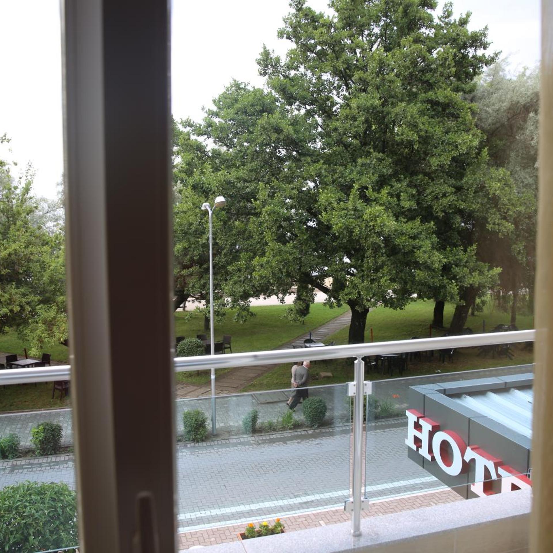 Hotel Pogradeci 34/55