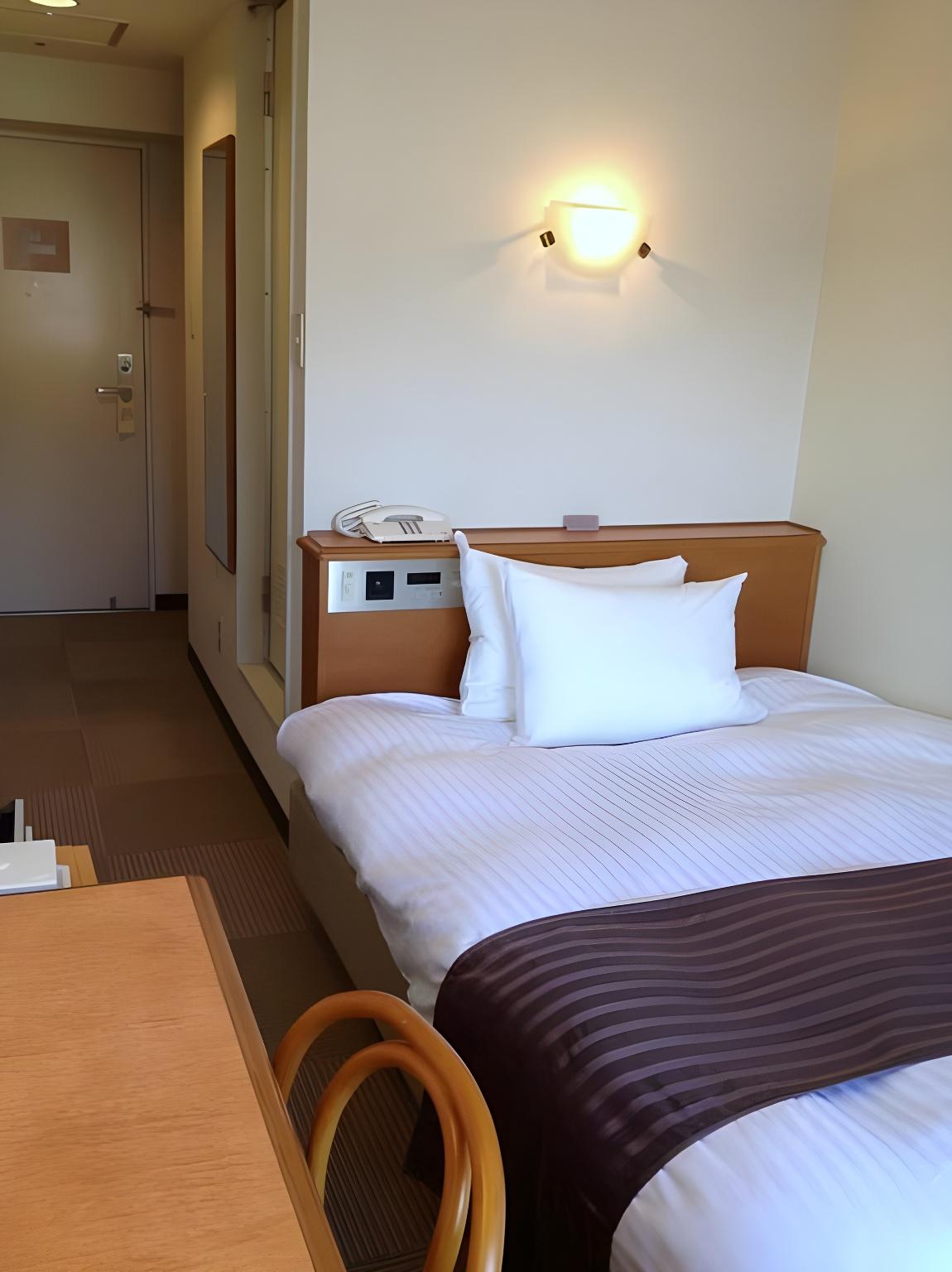 Semi Room, Single, Semi Double Bed