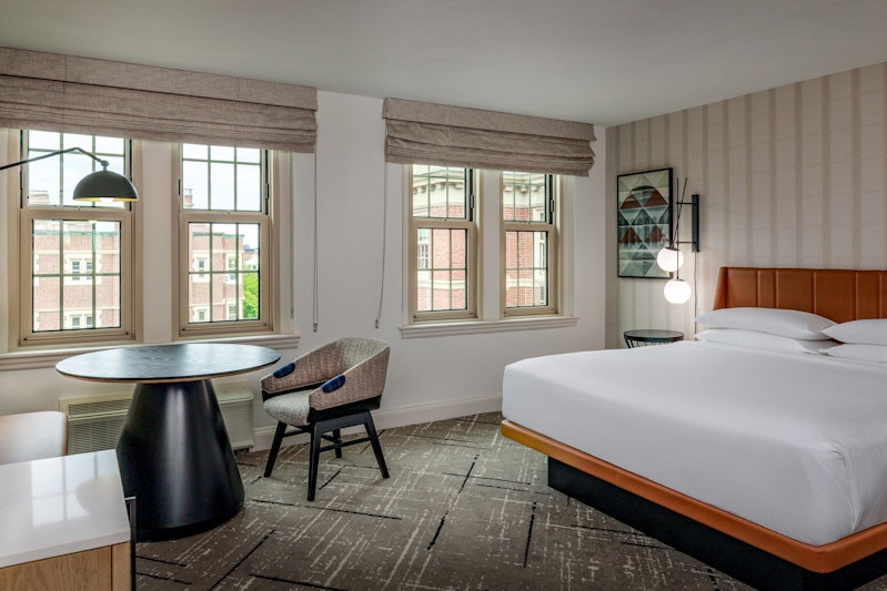 Sheraton Commander Hotel 3/48