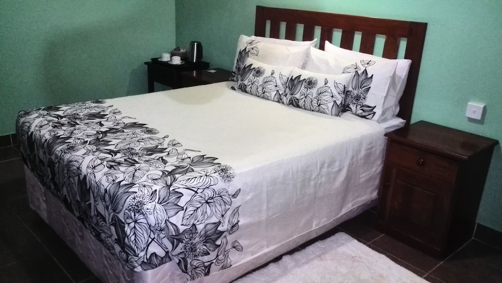 Gloria Apos S Bed And Breakfast 12/50