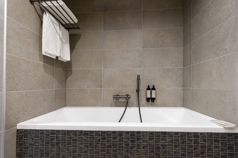 L Acquale 47/50