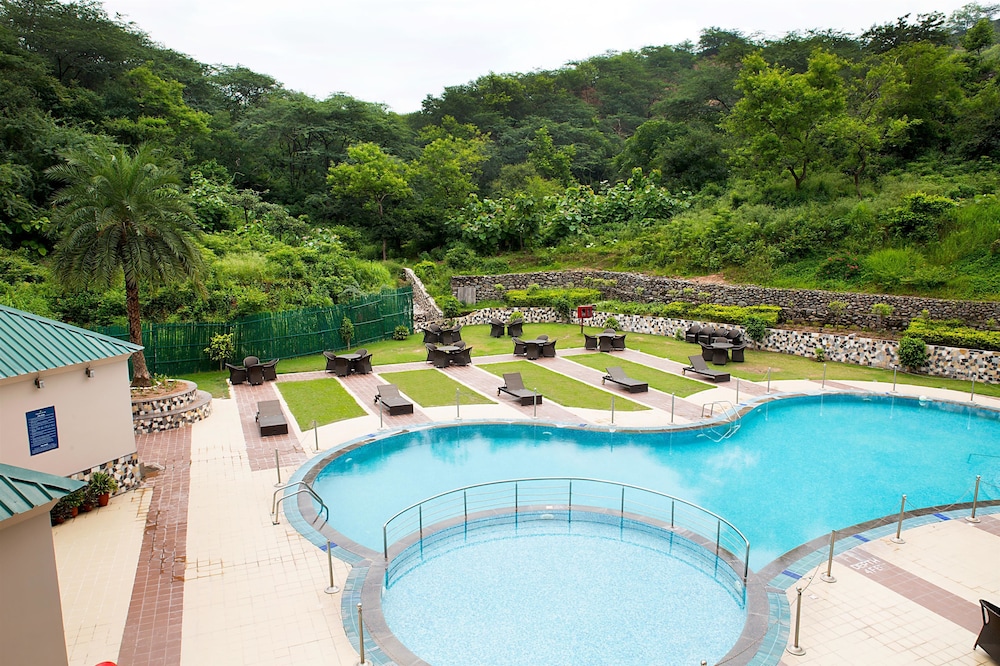 Golden Tulip Chandigarh Panchkula 25/29