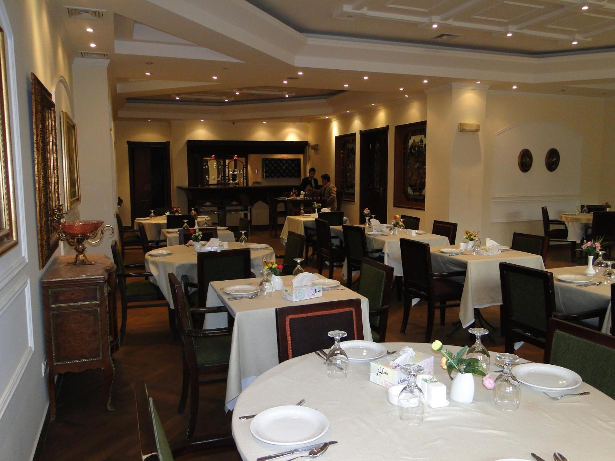 Shanasheel Palace Hotel 33/40