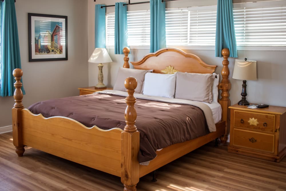 ROOM, KING BED, OCEAN FRONT, SOFA