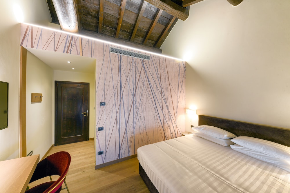 Hotel Castello Di Casiglio 9/79