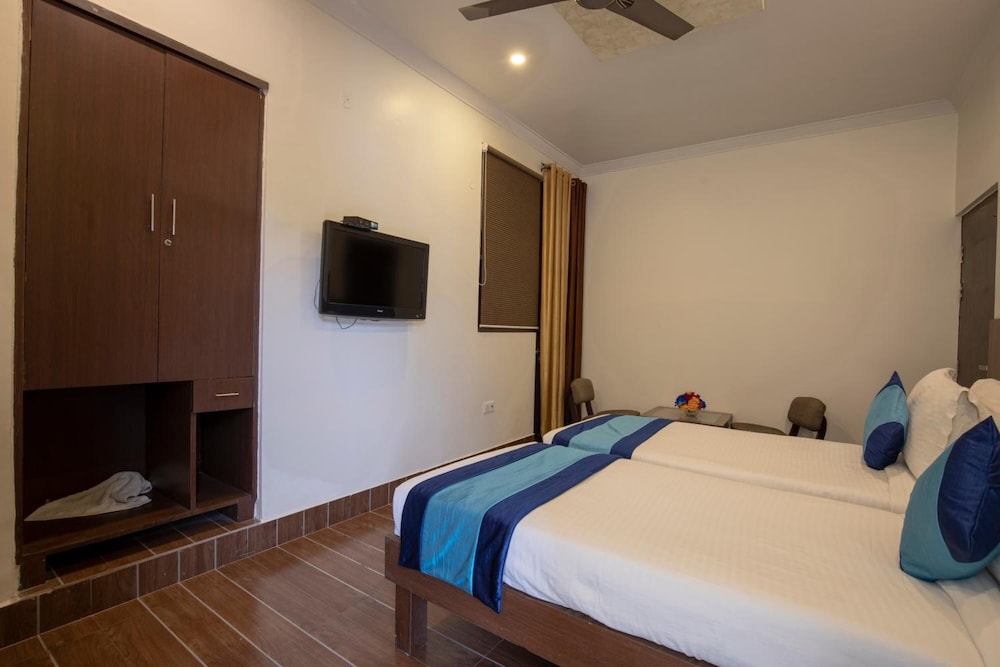 Mint Eclat Suites 8/31