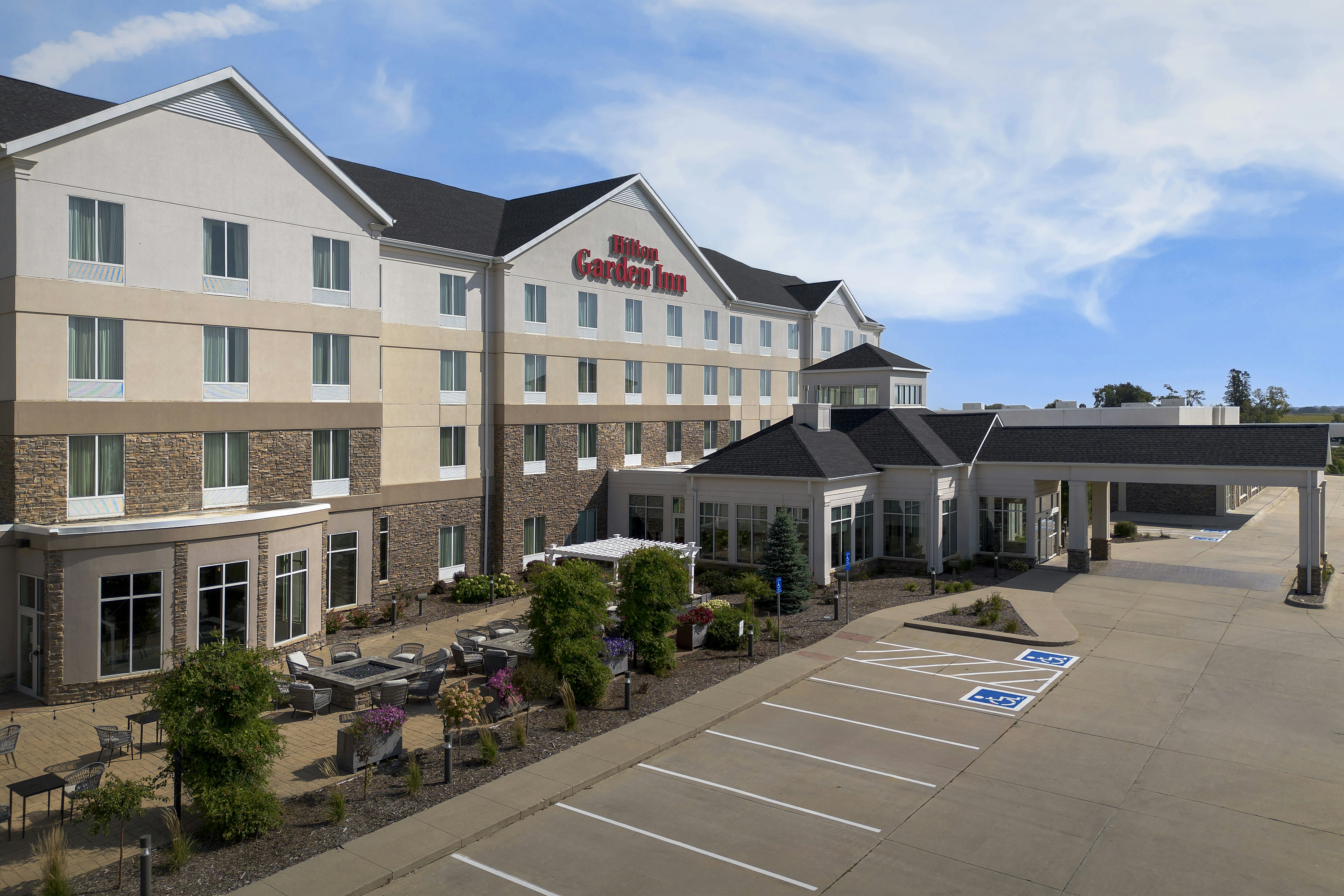 Hilton Garden Inn Cedar Falls 79/81