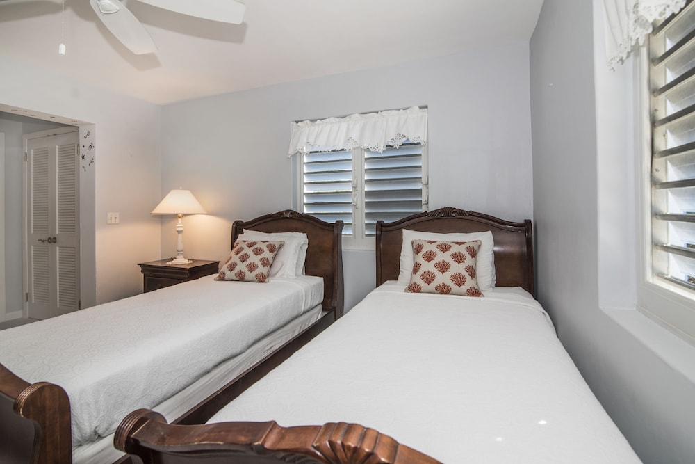 Grace Bay Beach Ocean Villas 10/50
