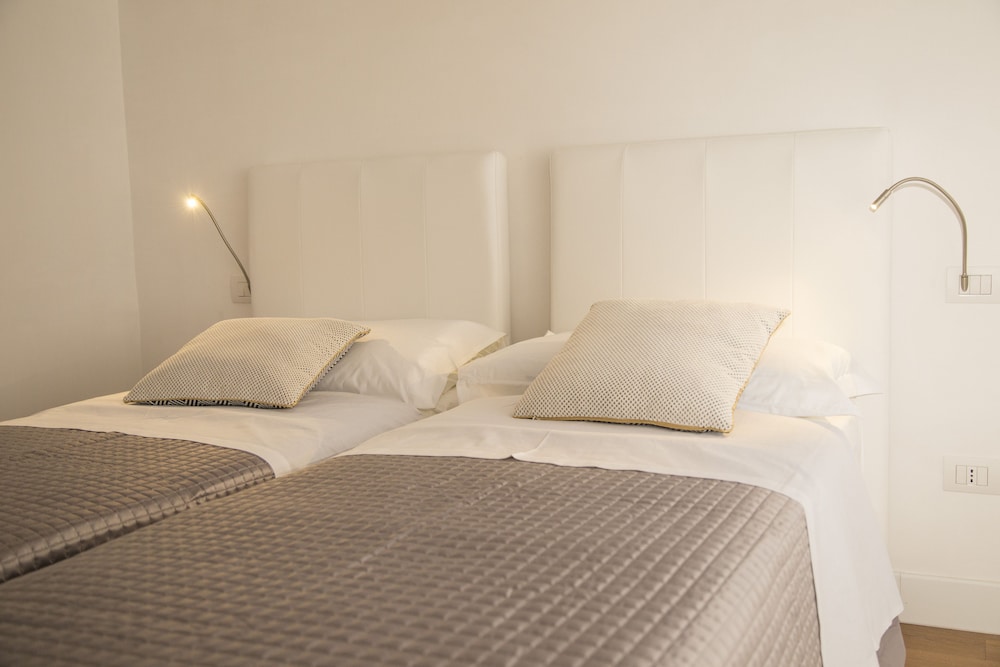 SANTA CHIARA BOUTIQUE HOTEL 20/73