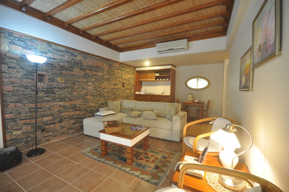 El Vino Hotel Suites 15/50