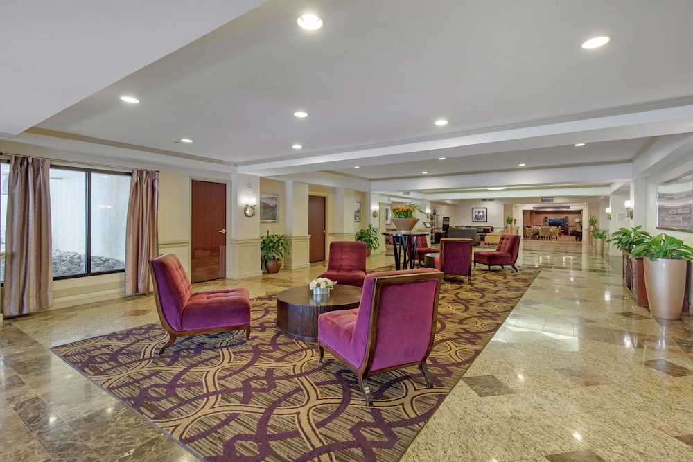 Doubletree Hotel Downtown Wilmington Legal 32/60