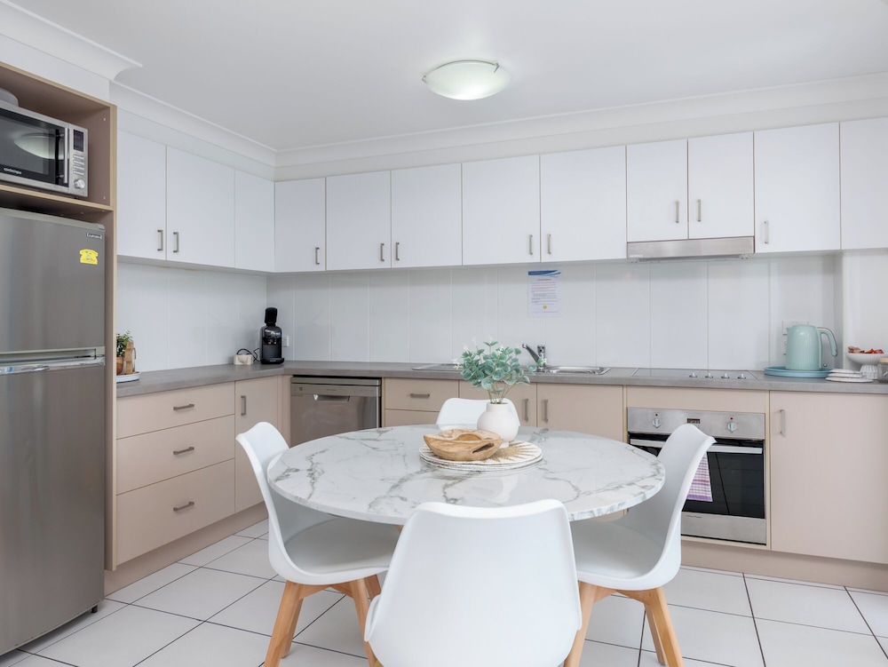 Koola Beach Apartments 48/63